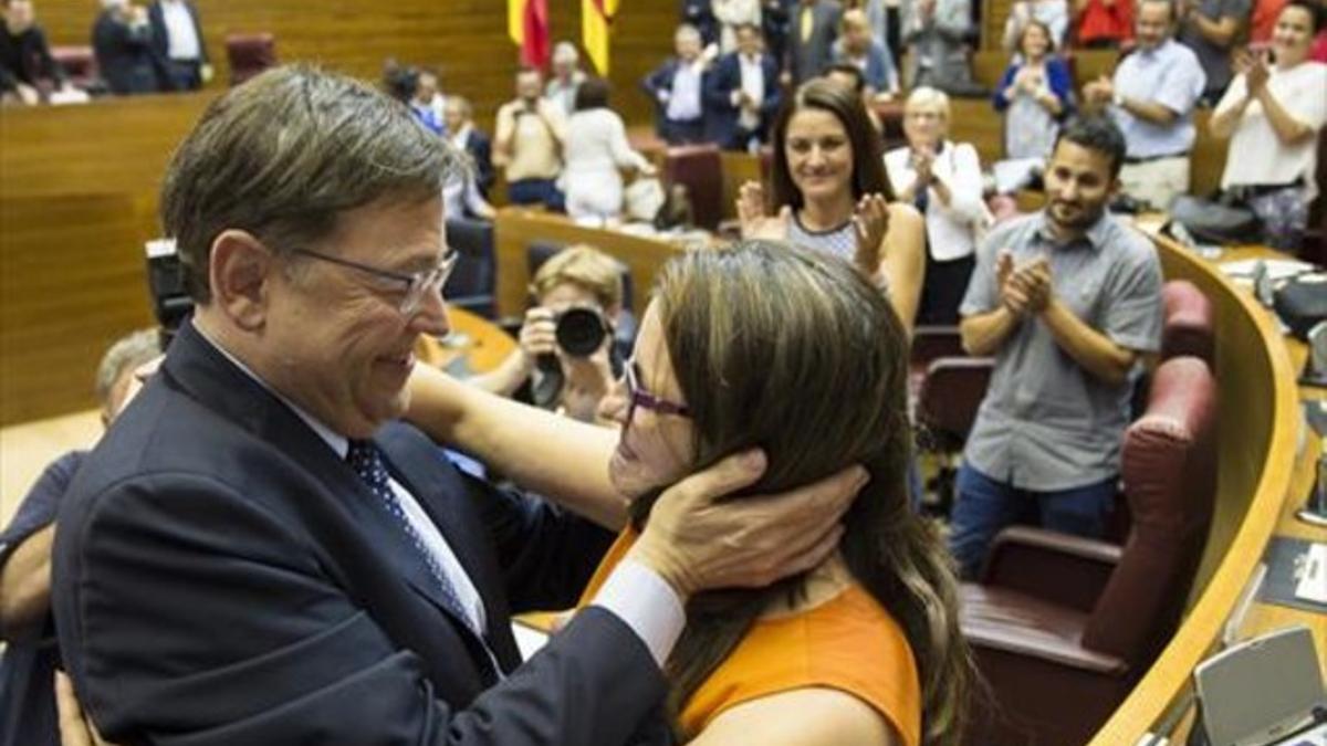 El presidente en funciones valenciano, Alberto Fabra, y el candidato socialista, Ximo Puig.