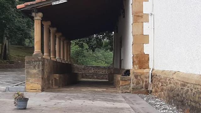 Fotografía tomada por los vecinos tras la retirada de la carpa. |