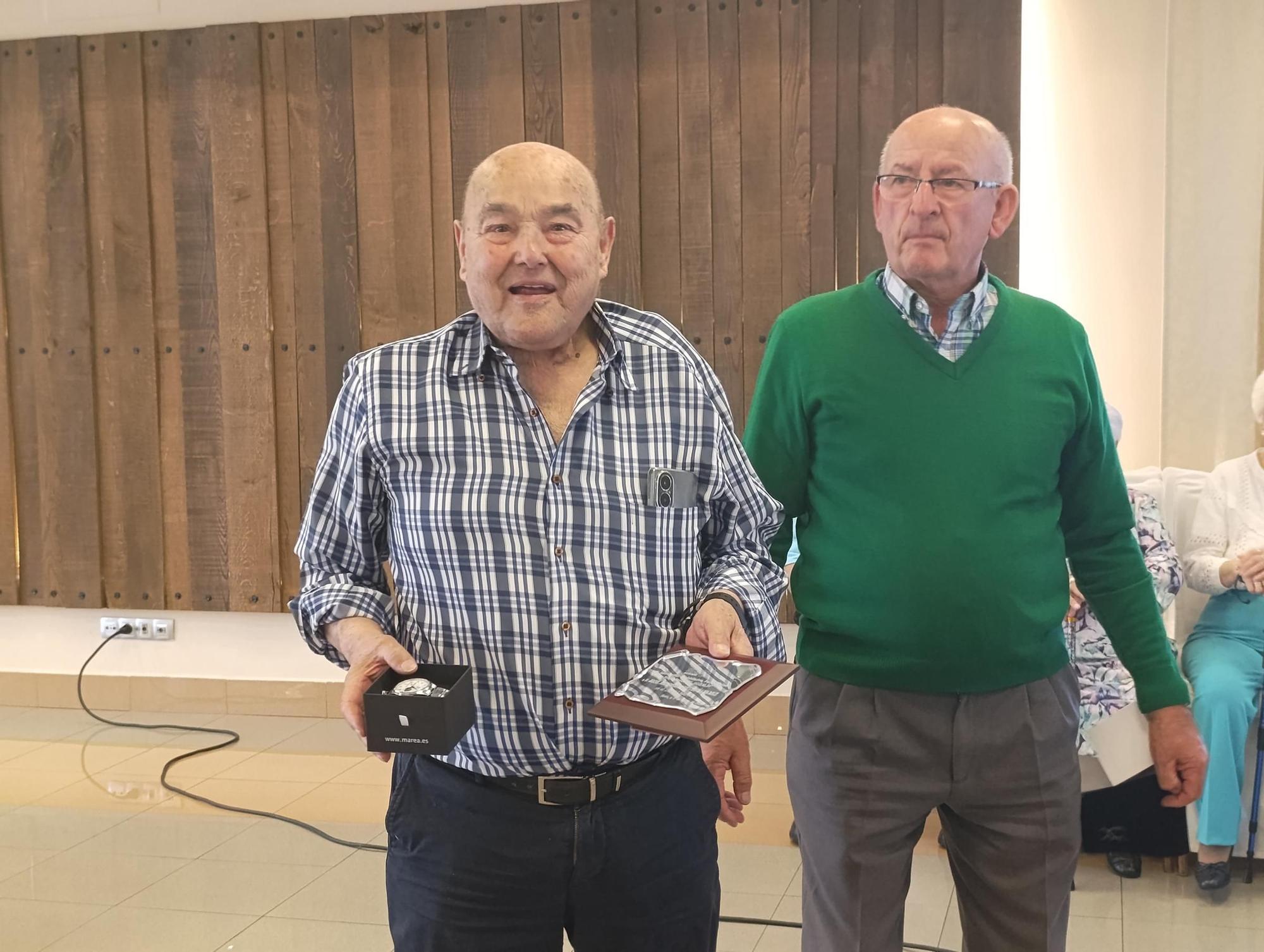 "El Nozalín" homenajea a sus mayores