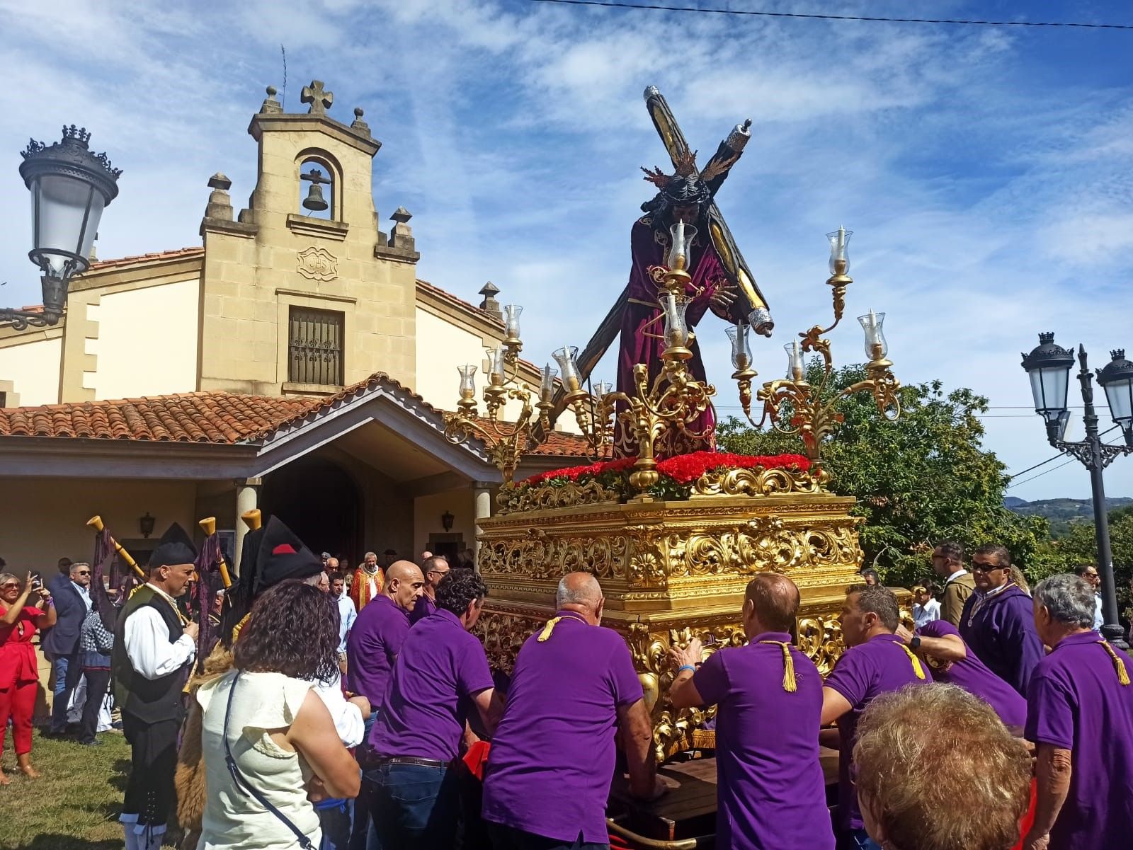 Todas las imágenes del Ecce Homo: así fue la multitudinaria y emocionante procesión en Noreña