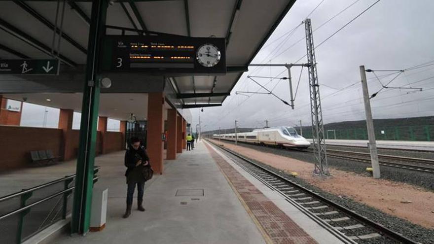 El PSOE pide &quot;optimizar&quot; la estación de Villanueva de Córdoba con mejores horarios y más paradas