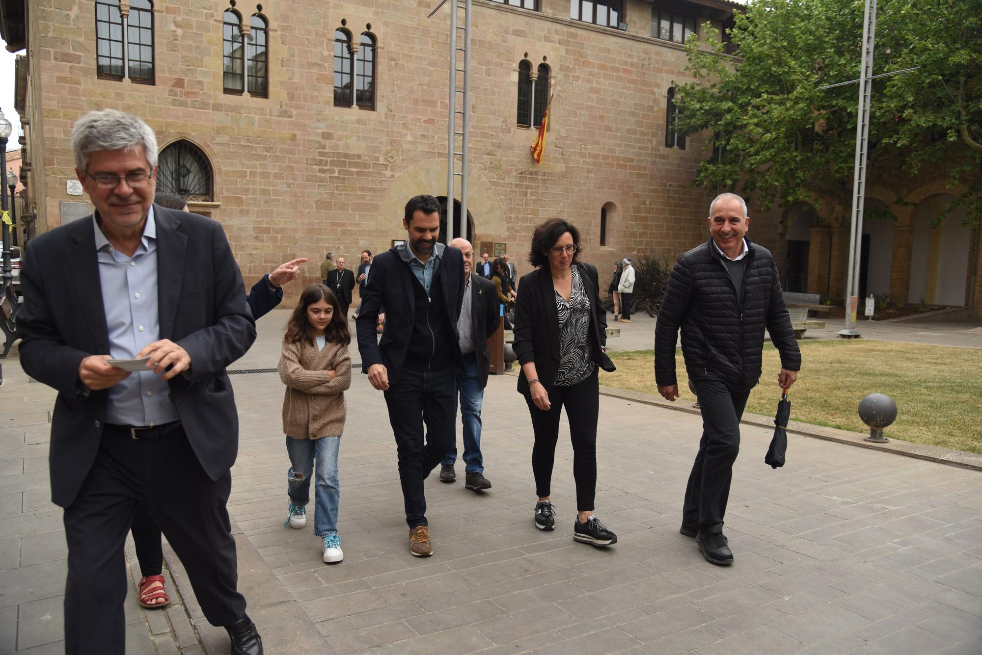 La Fira de Sant Isidre de Solsona obre amb ambient, però pendent del cel