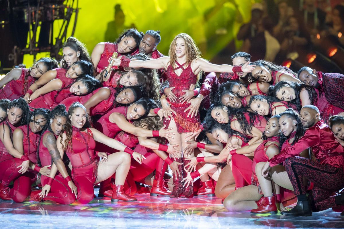 Shakira, increíble, durante su actuación en la Super Bowl