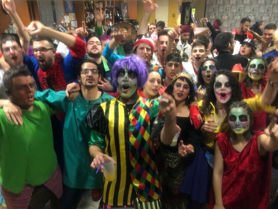 Las comparsas de O Grove en el pasado carnaval.