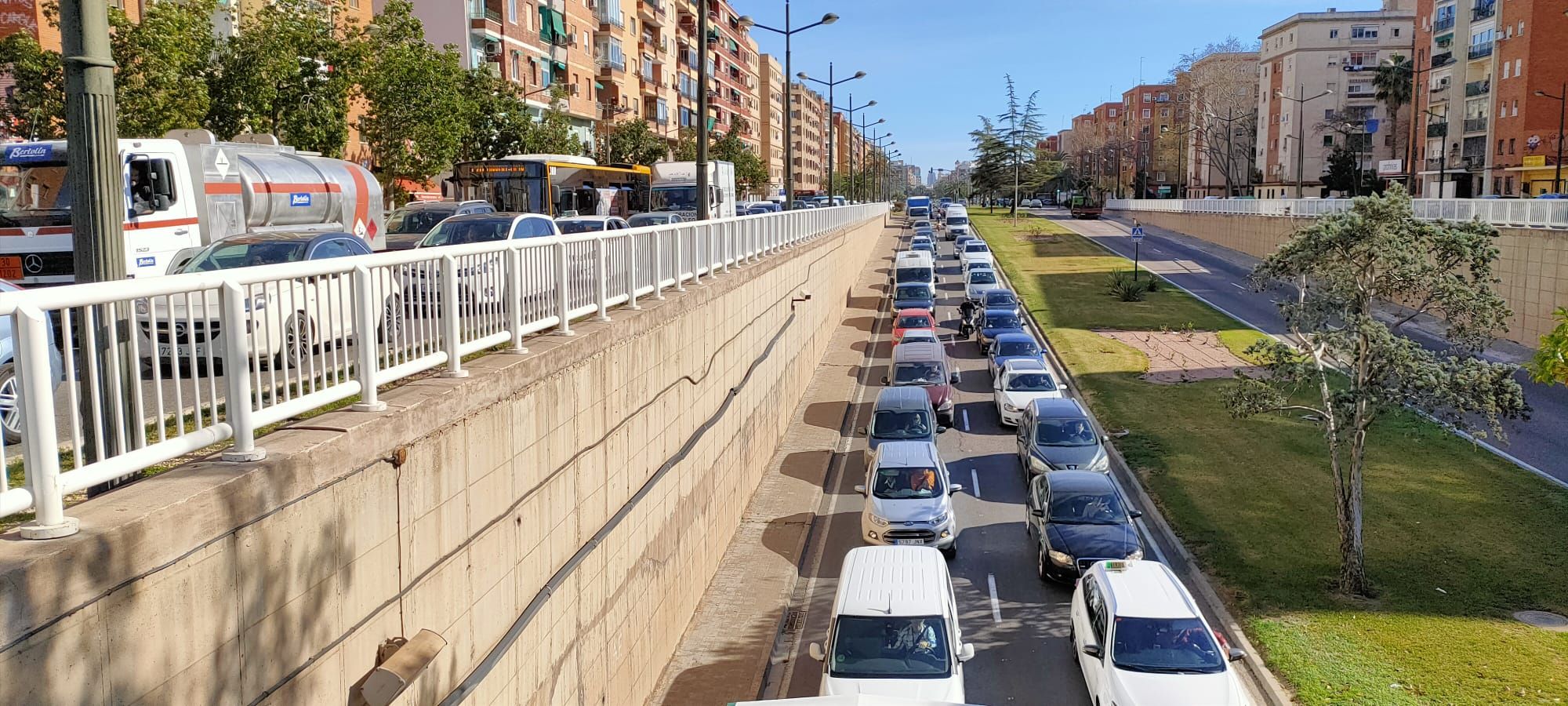 Cierre perimetral de Valencia: atascos en las salidas de València