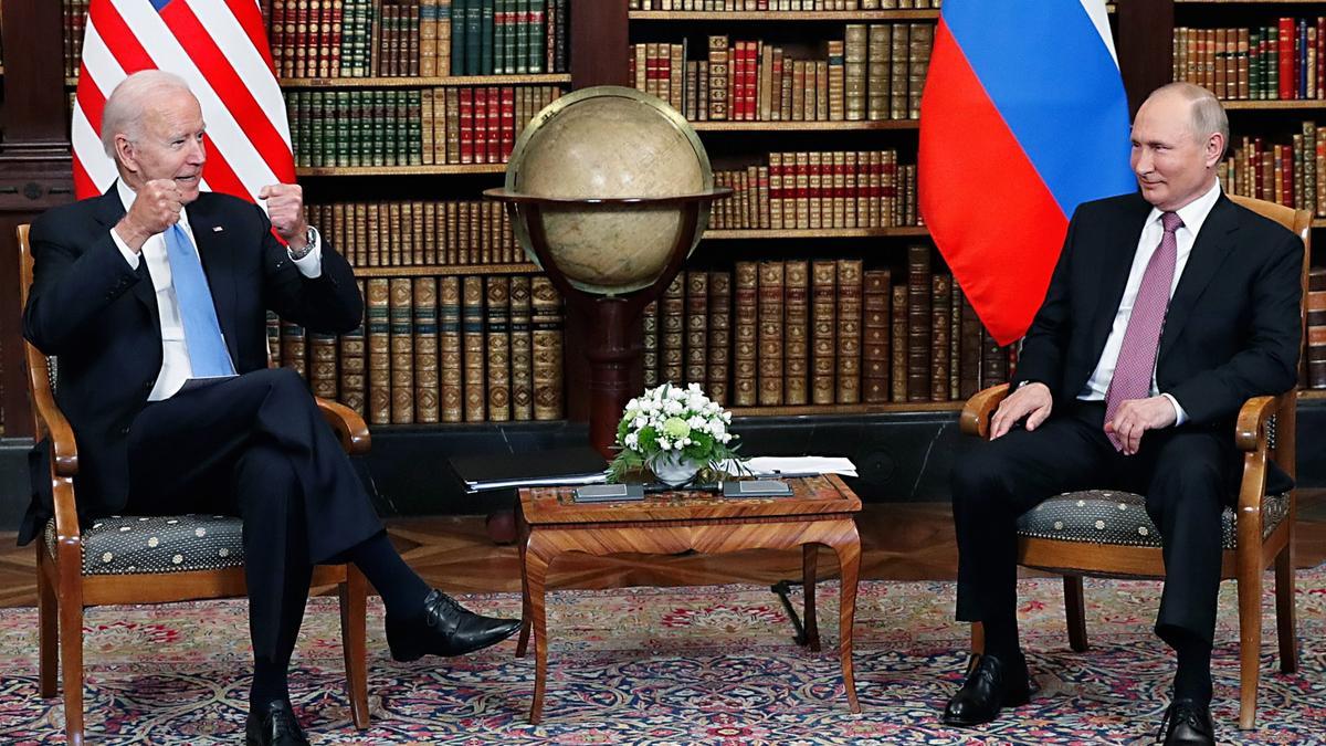 Joe Biden y Vladimir Putin durante un encuentro.