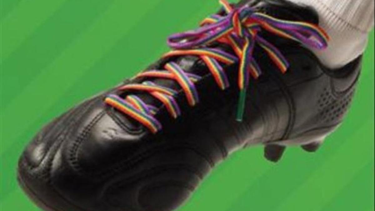 Cordones arcoiris contra la homofobia
