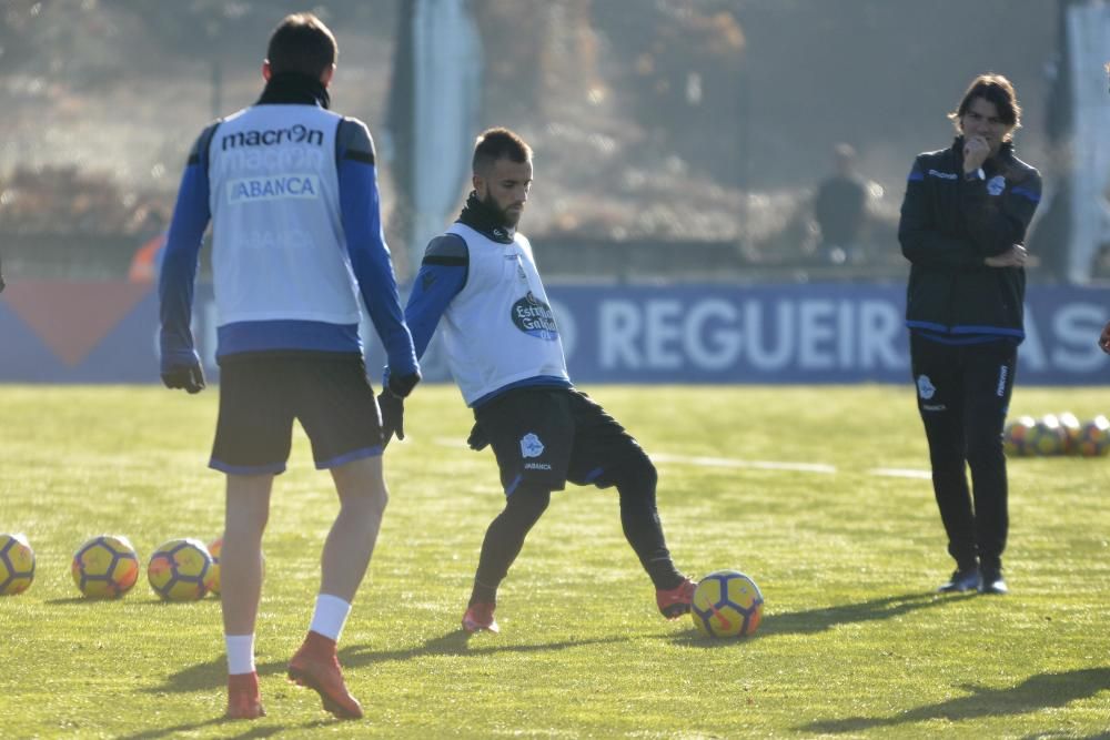 El Dépor trabaja tras la derrota ante el Valencia