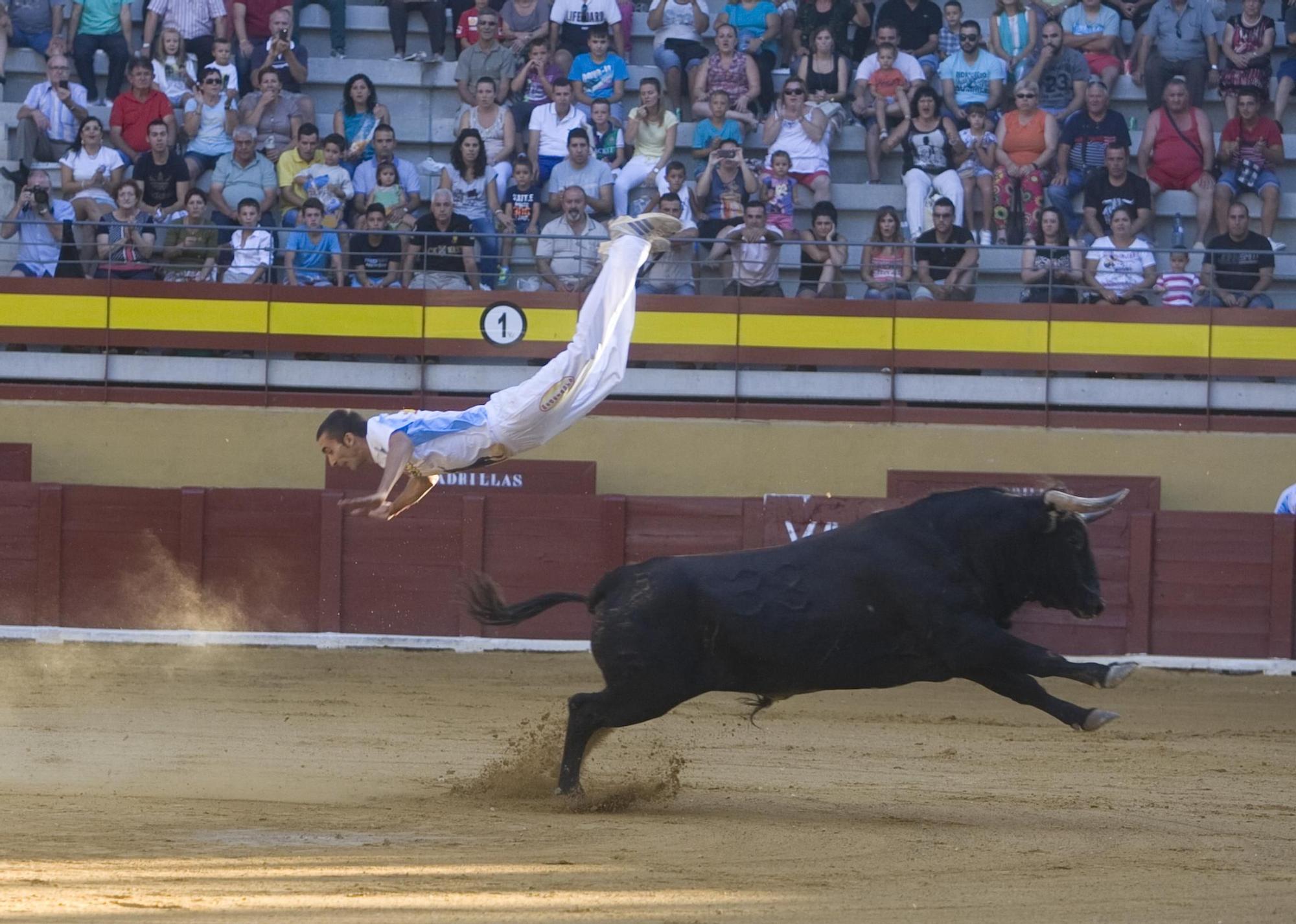 La plaza de toros de Xàtiva, en imágenes