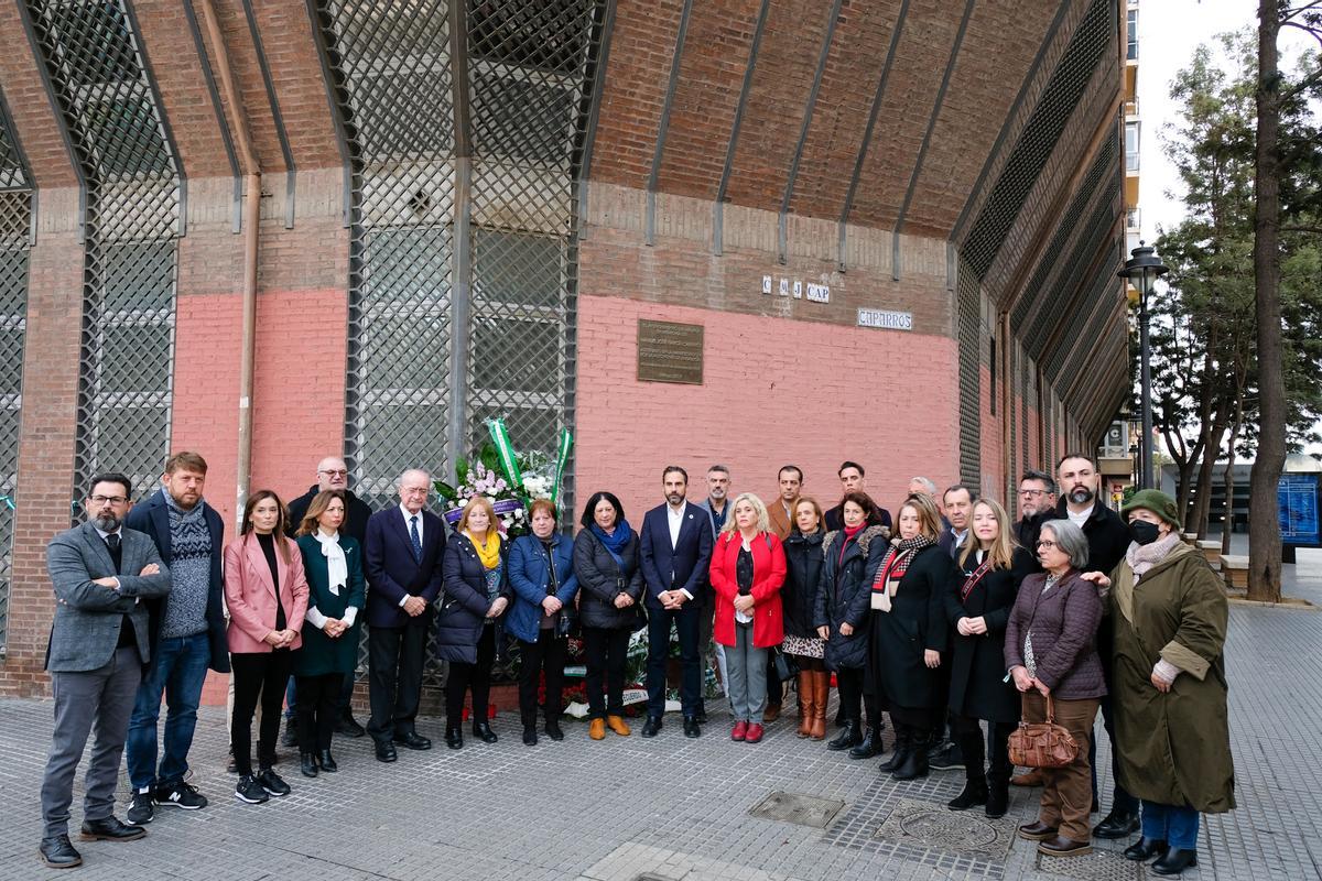 Ofrenda floral a García Caparrós con motivo del 4 de diciembre