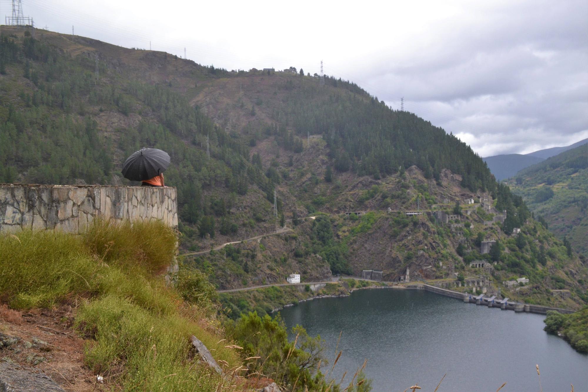 EN IMÁGENES: Dos miradas sobre el gran embalse de Grandas de Salime