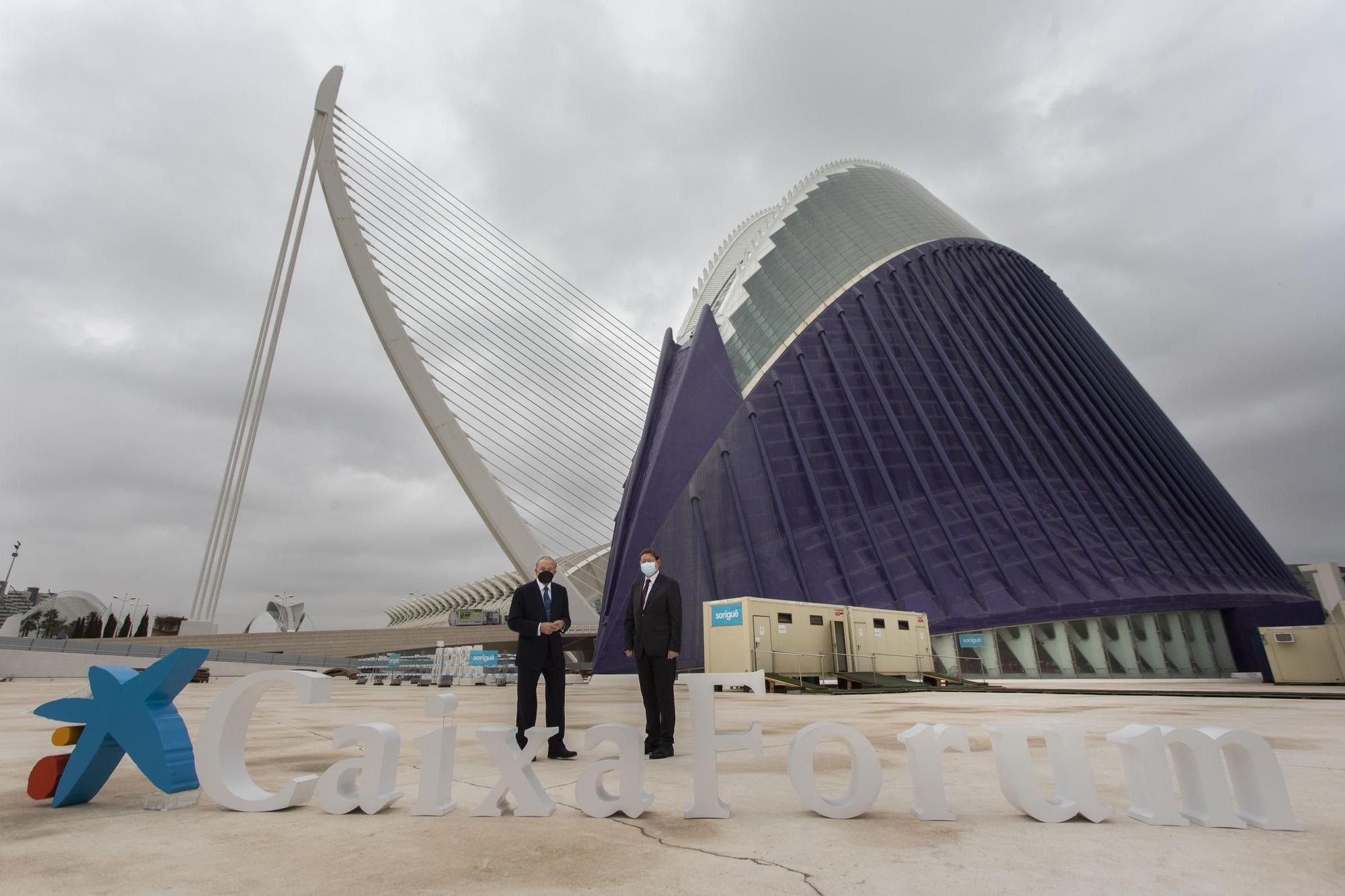 CaixaForum València: el presidente de la Fundación La Caixa visita las obras en el Ágora