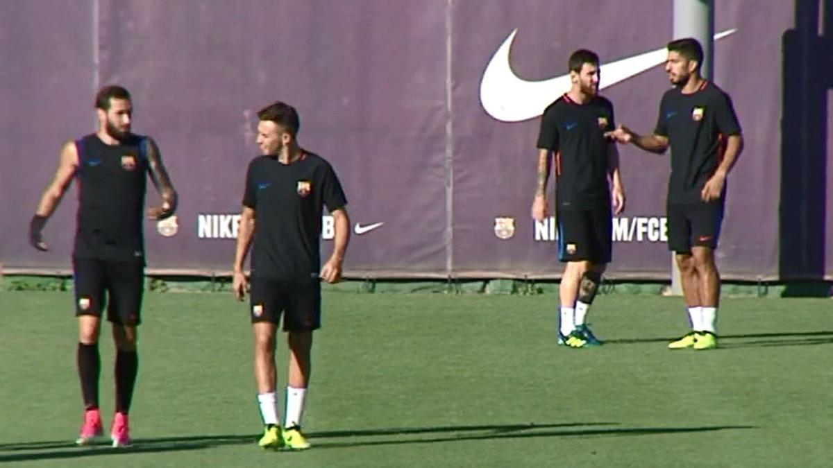 Último entrenamiento del Barça antes de la ida de Supercopa