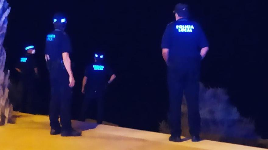 La Policía Local pone 12 denuncias por hacer botellón durante este fin de semana