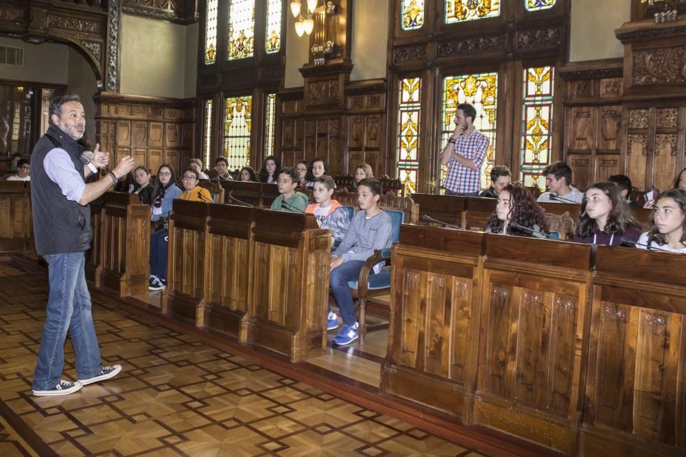 Visita de alumnos de Lugo al parlamento astuariano