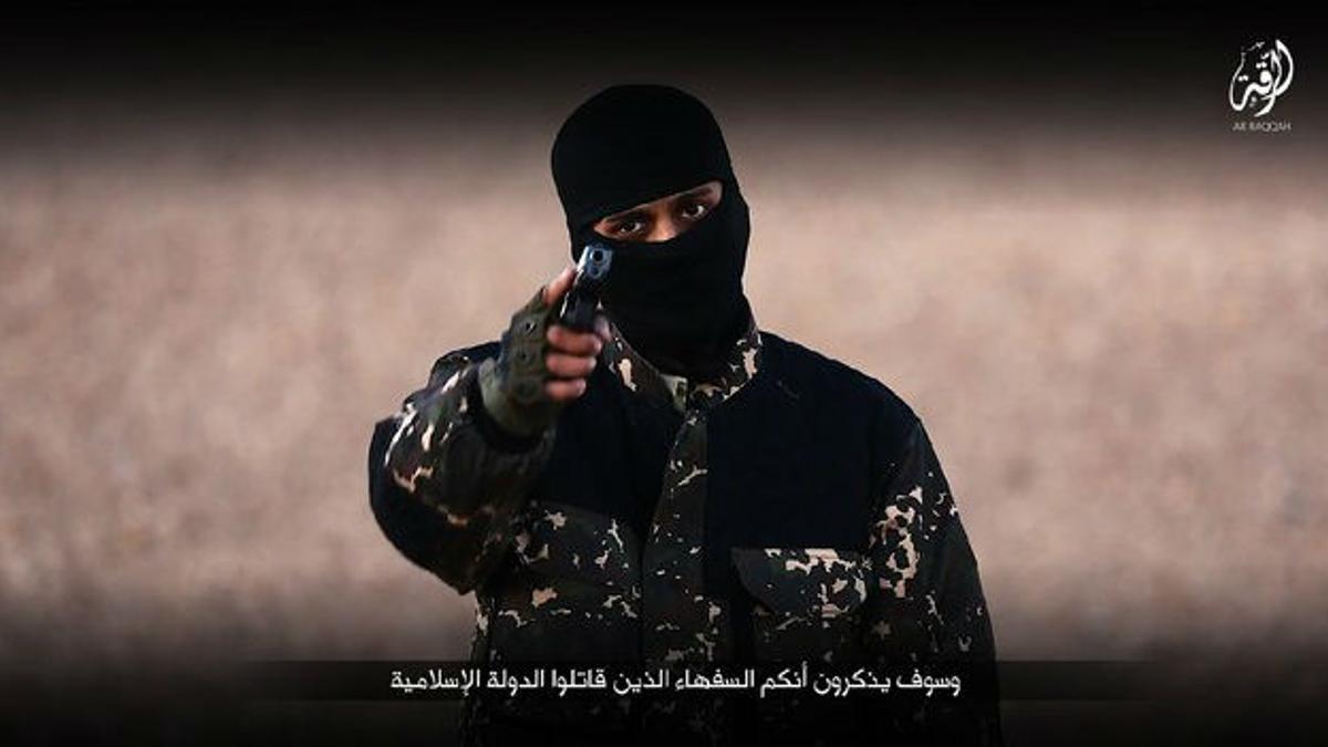 Un miembro del Estado Islámico amenaza al Reino Unido antes de la ejecución de cinco espías.