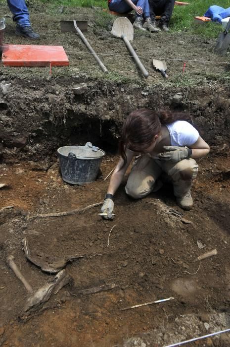 Excavación en la fosa de Parasimón