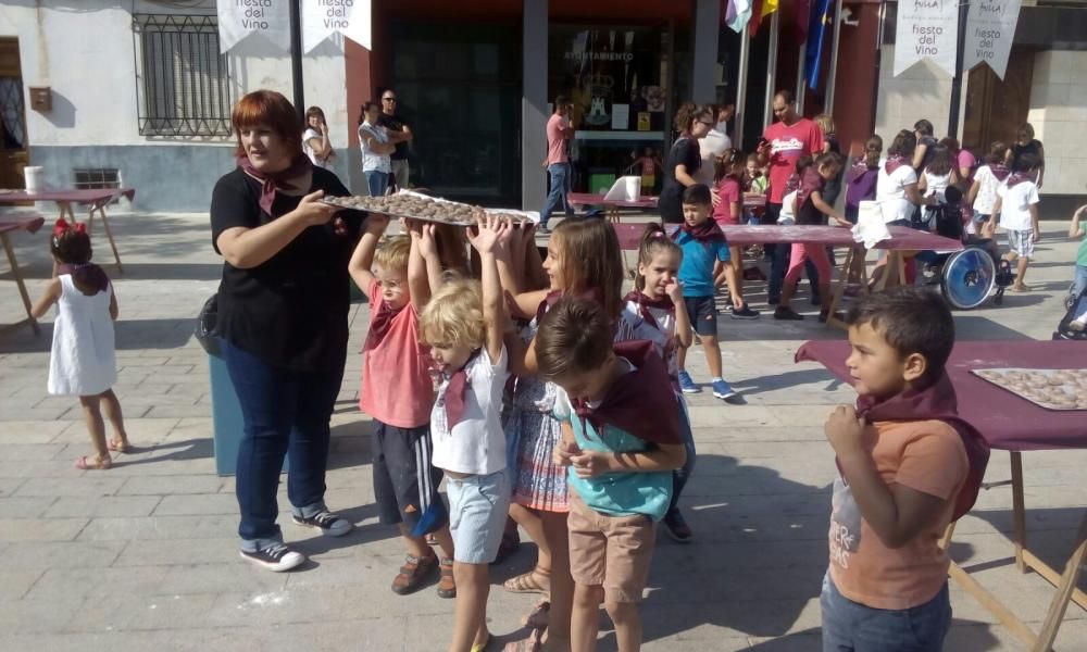 Pequeñas pisadas de la uva en Bullas