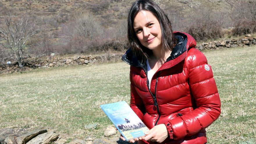 Laura Gordó, autoria del llibre «La noia de les ovelles pigallades»