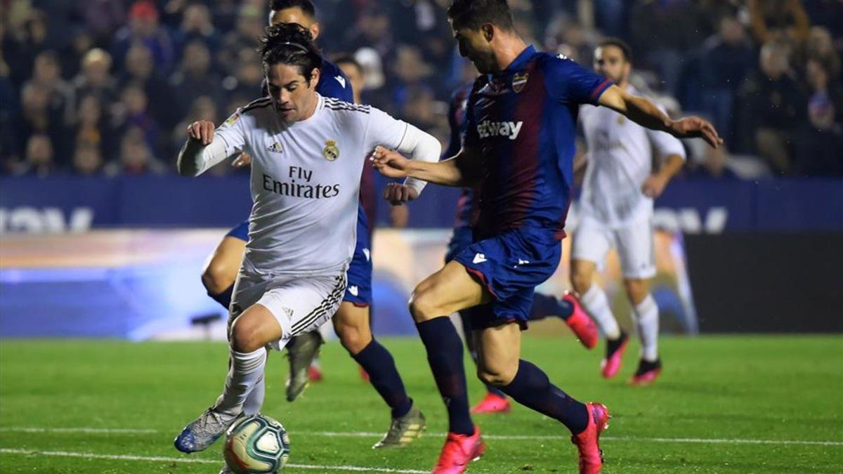 Isco fue titular en la última derrota ante el Levante