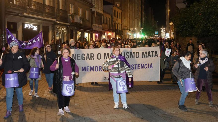 Vista general de la marcha con motivo del 25-N, este martes en Pontevedra.