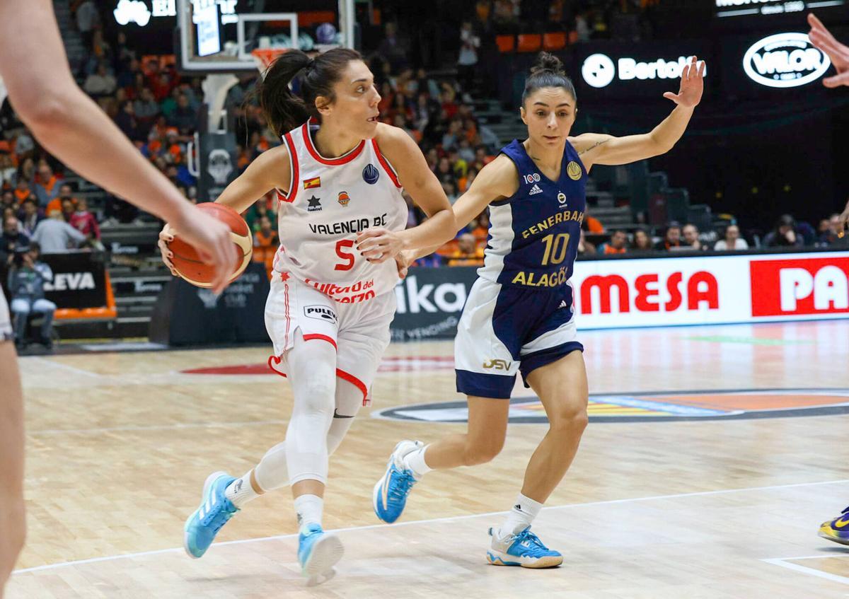 Valencia VLC SPD partido de Euroleauge women entre el Valencia Basket y el Femerbace. BALONCESTO FEMENINO . PARTIDO . EQUIPOS VALENCIA BASKET CLUB . FENERBAHCE