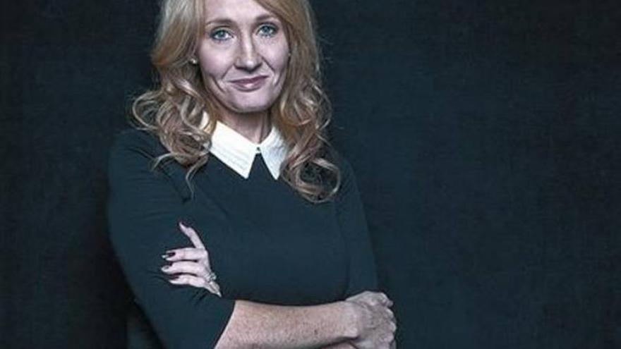 El libro de J. K. Rowling escrito bajo pseudónimo llega hoy a las librerías
