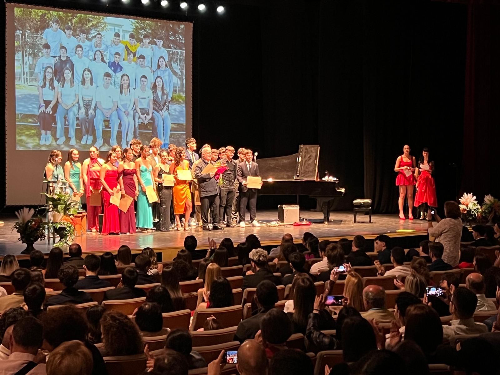 La graduación del alumnado de Bachillerato del IES Rodeira de Cangas