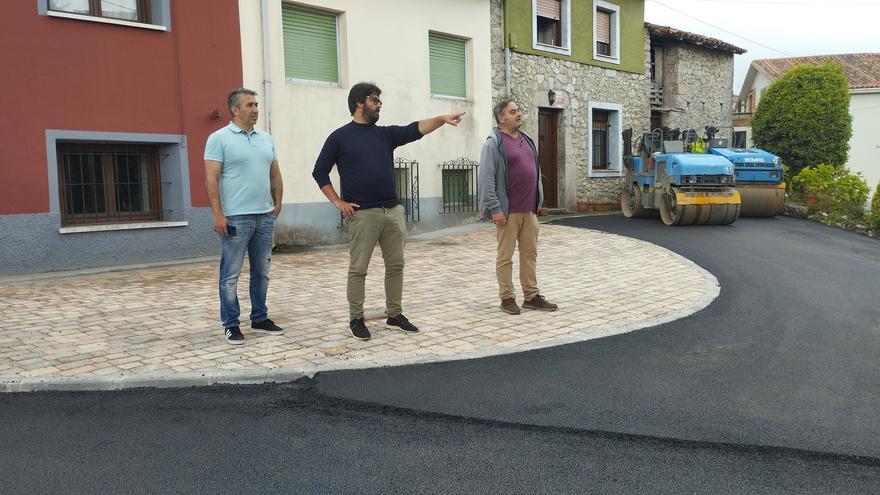 Concluye la pavimentación del barrio de La Carúa, en Pancar (Llanes)