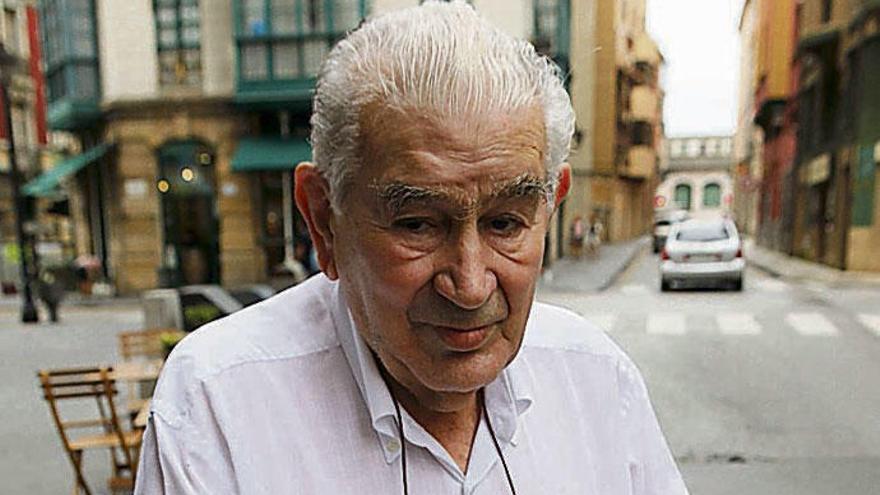 El poeta Antonio Gamoneda, en 2016.