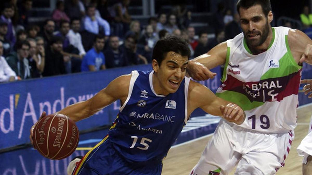 David Navarro intenta marcharse de San Emeterio