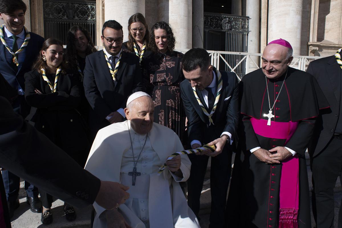 Así recibe el papa a los juniors valencianos