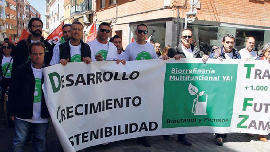 Pancarta mostrada en una manifestación para apoyar la construcción de una planta de bioetanol en Barcial del Barco. |