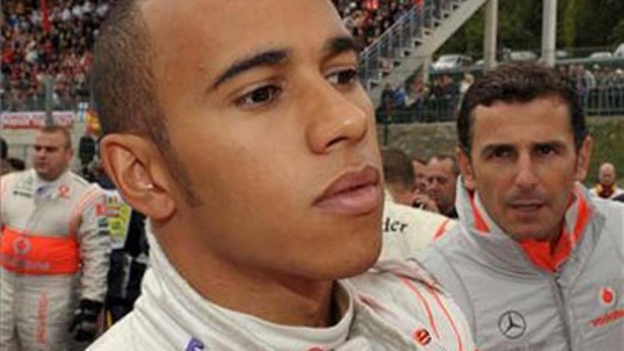 Una sanción relega a Hamilton al tercer puesto y da la victoria a Massa