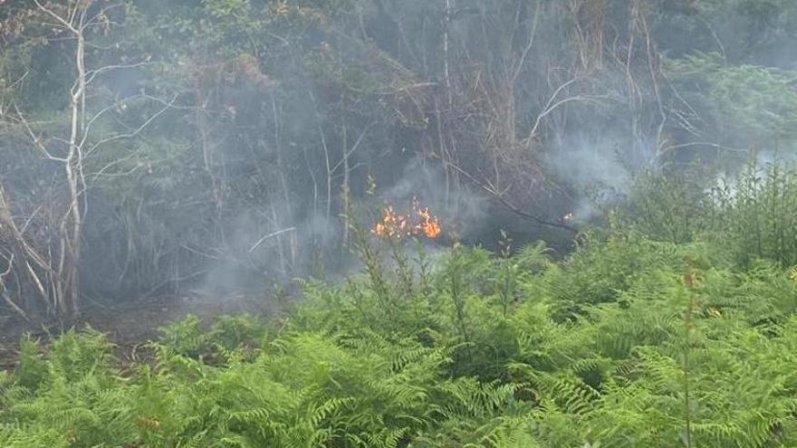 Incendio en el lugar de A Fontenla, en A Laracha.