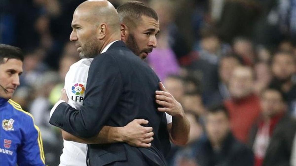 Zidane felicitó a sus jugadores por el triunfo