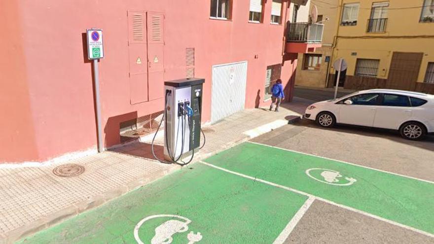 El punto de carga ubicado en la Pujada Fielato de Villalonga