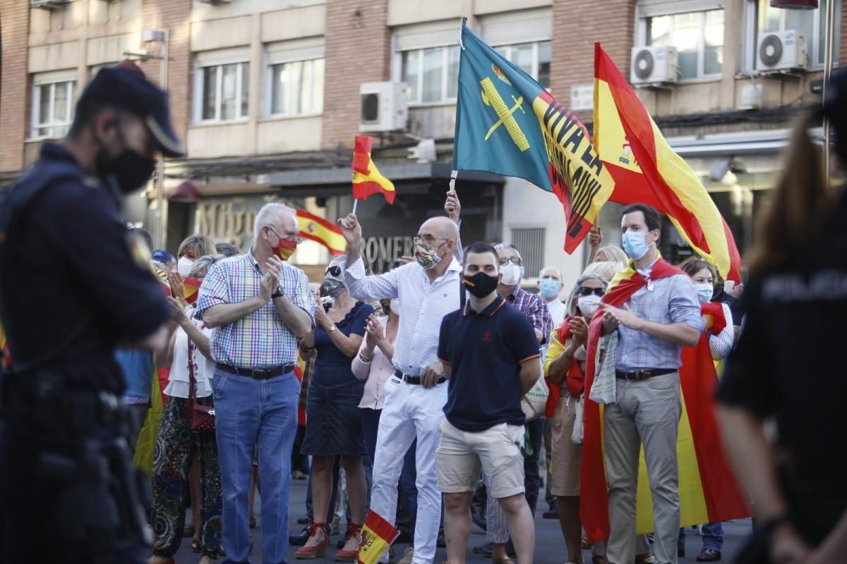 Concentración en Zaragoza en apoyo al coronel de la Guardia Civil Pérez de los Cobos