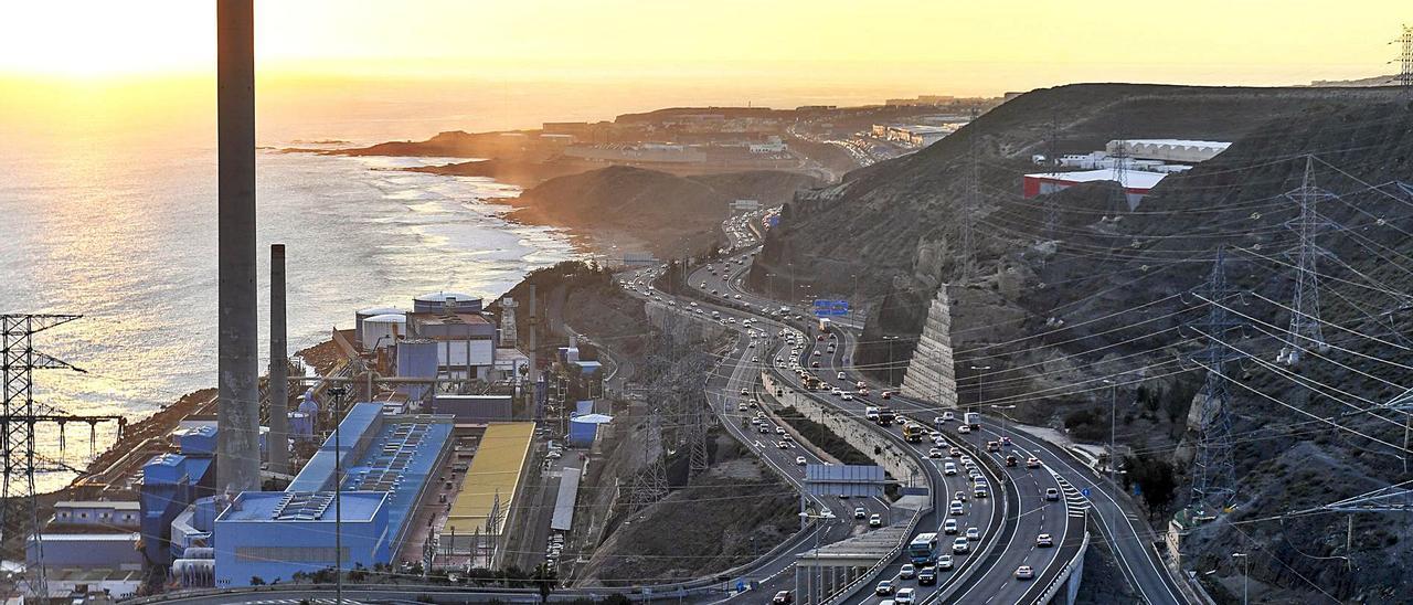 Central de generación eléctrica de Jinámar, en la entrada a Las Palmas de Gran Canaria.