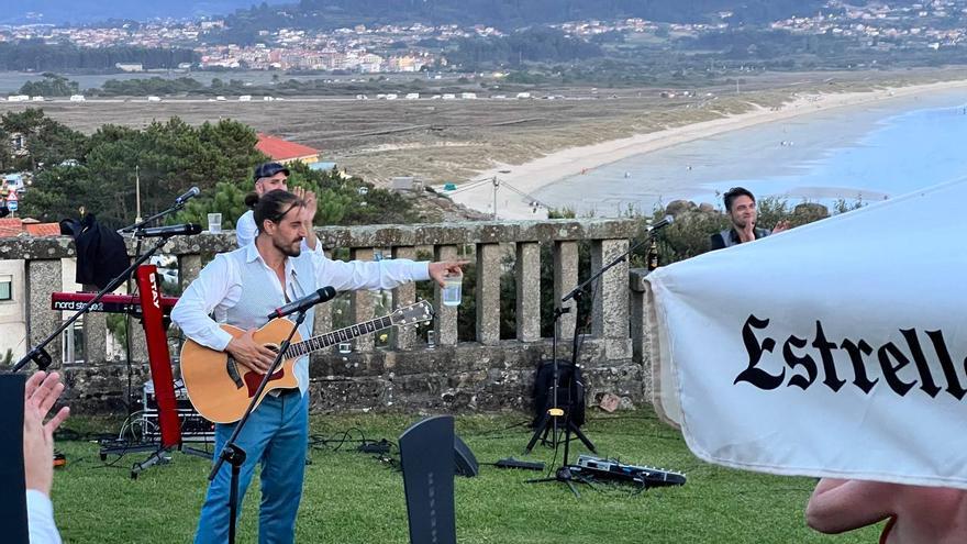 Así cantó Andrés Suárez el día de su boda