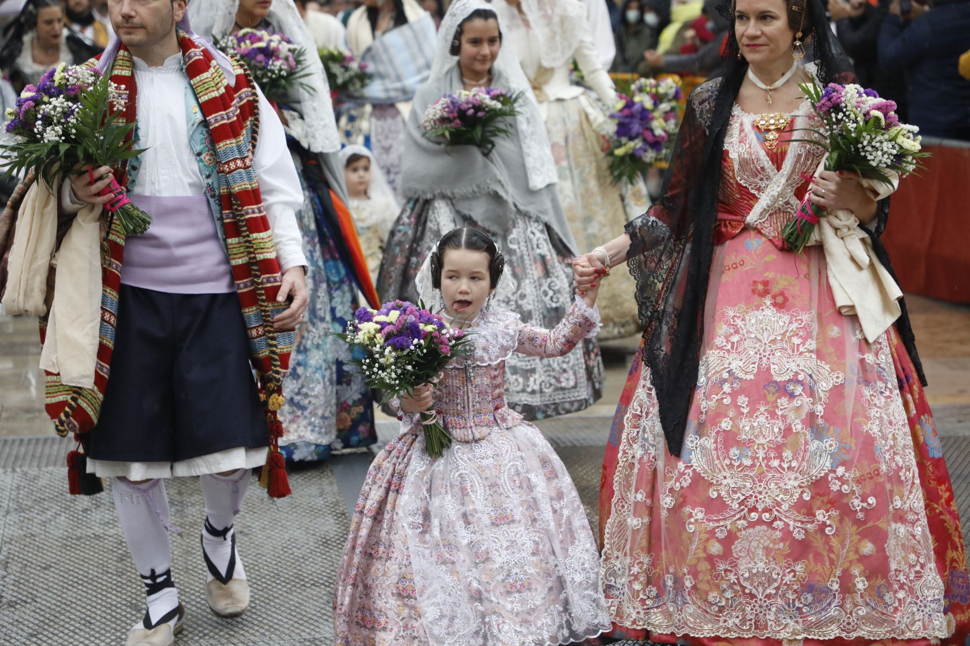 Búscate en el primer día de ofrenda por la calle de Quart (entre las 17:00 a las 18:00 horas)