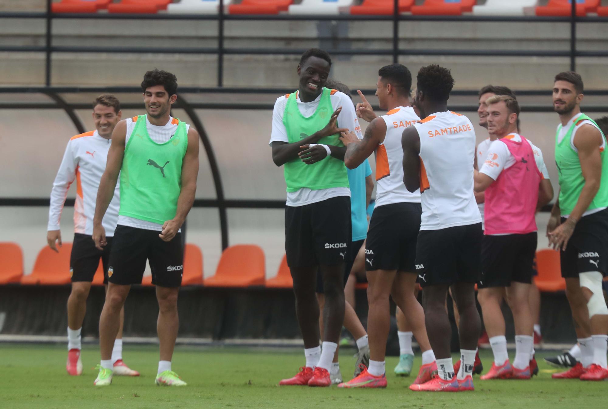 Entrenamiento del Valencia antes del encuentro frente al Athletic de Bilbao