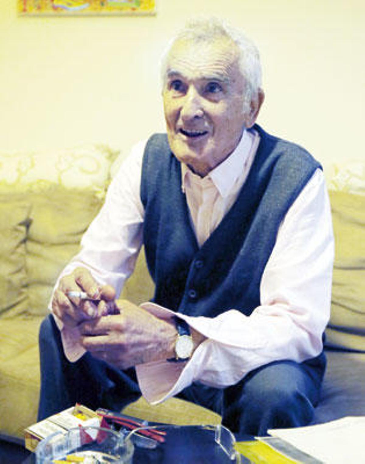 Adiós al escritor Xosé Neira Vilas y al poeta Carlos Oroza