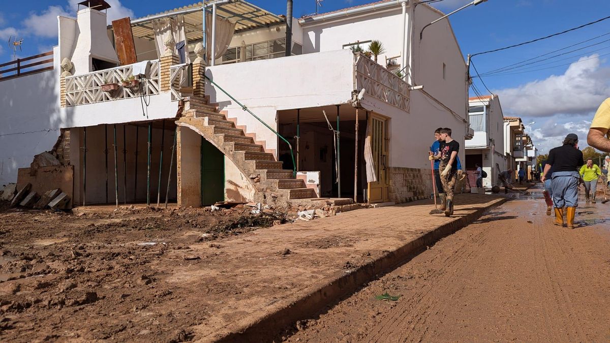 Una de las casas dañadas en Utiel.