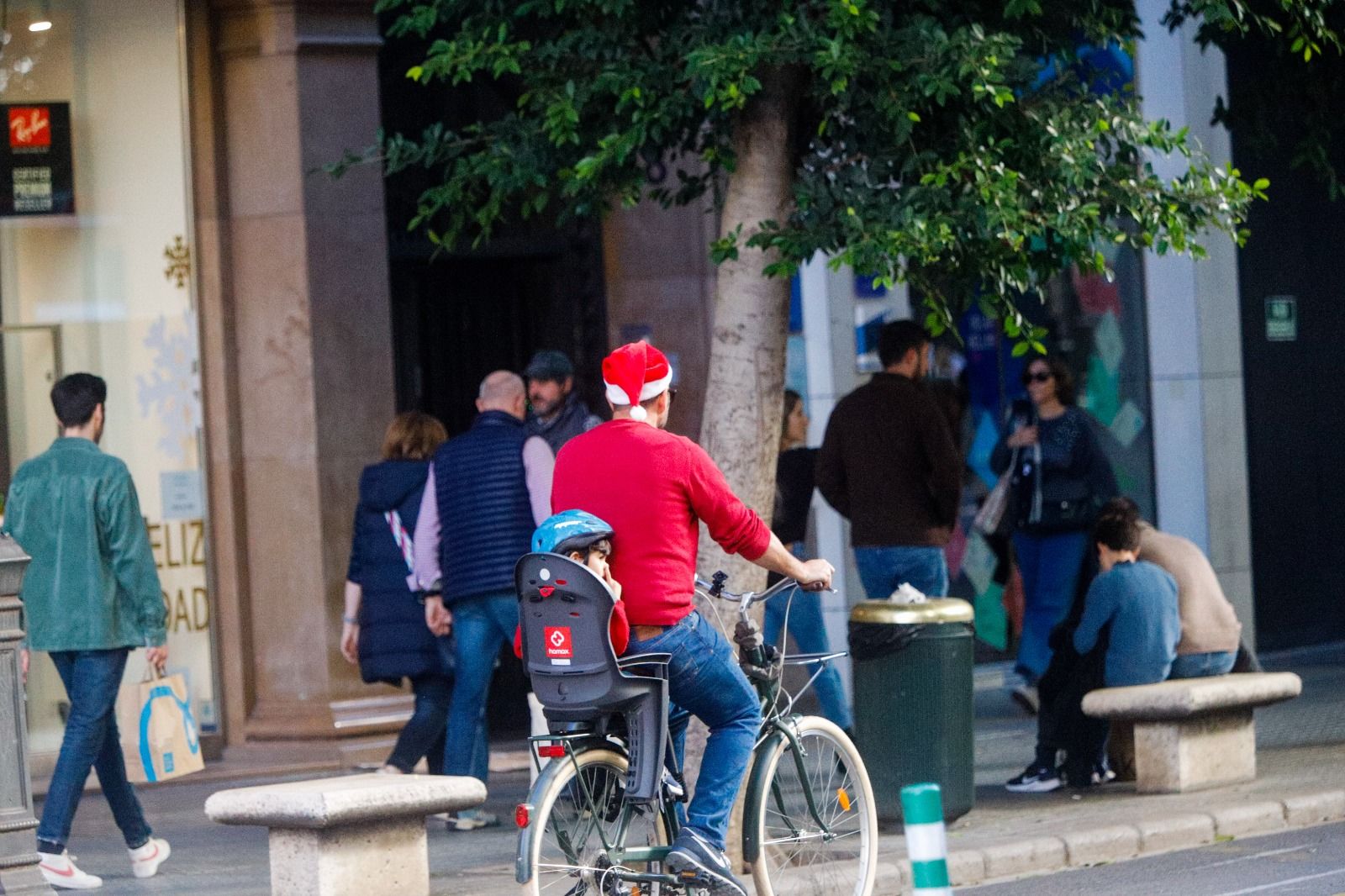 València, a rebosar con las compras de última hora