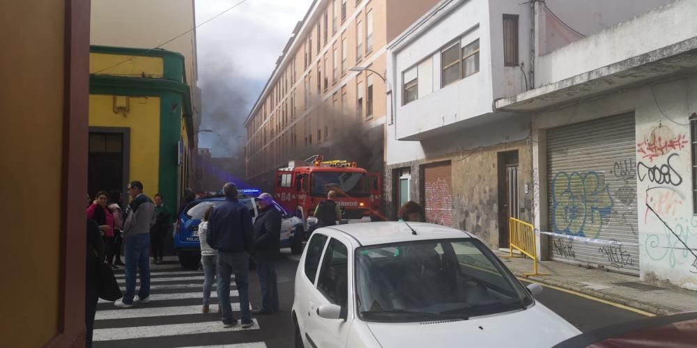 Incendio en un garaje de La Laguna