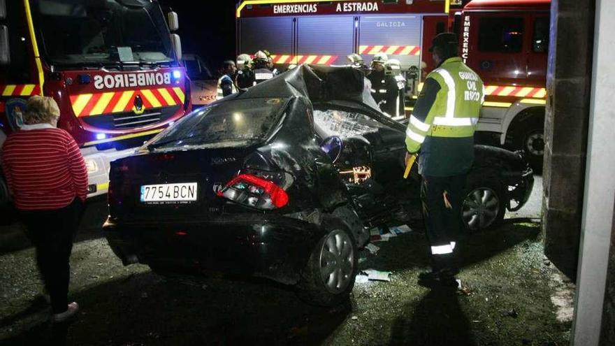 Dos jóvenes que viajaban de ocupantes mueren en sendos accidentes en A Estrada y Vilagarcía