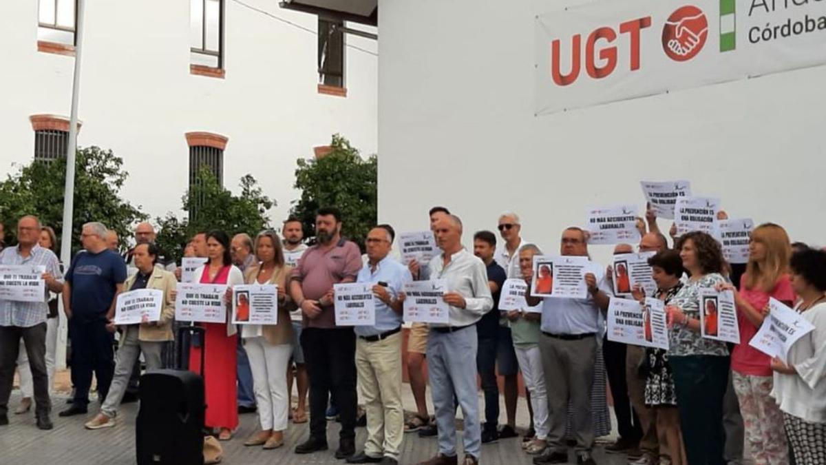 Protesta contra los accidentes laborales, este lunes, en Córdoba.