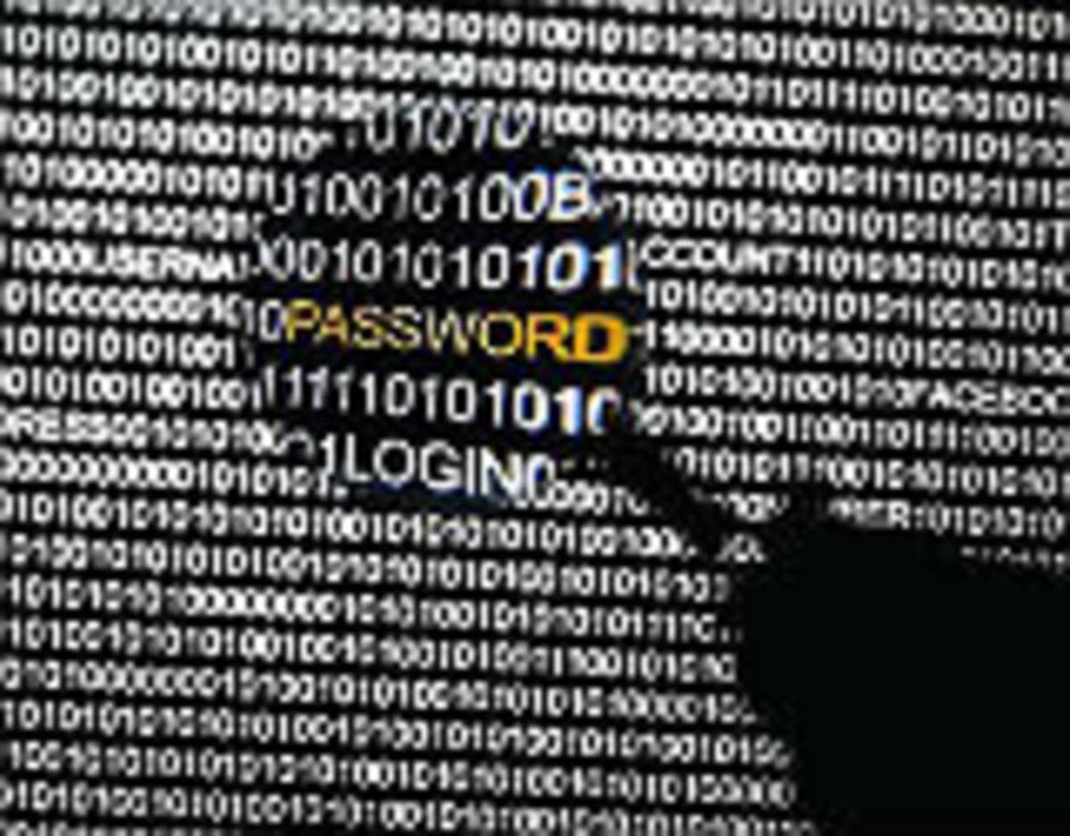 Muntatge amb codis informàtics en una pantalla d’ordinador. Muntatge amb codis informàtics en una pantalla d’ordinador.