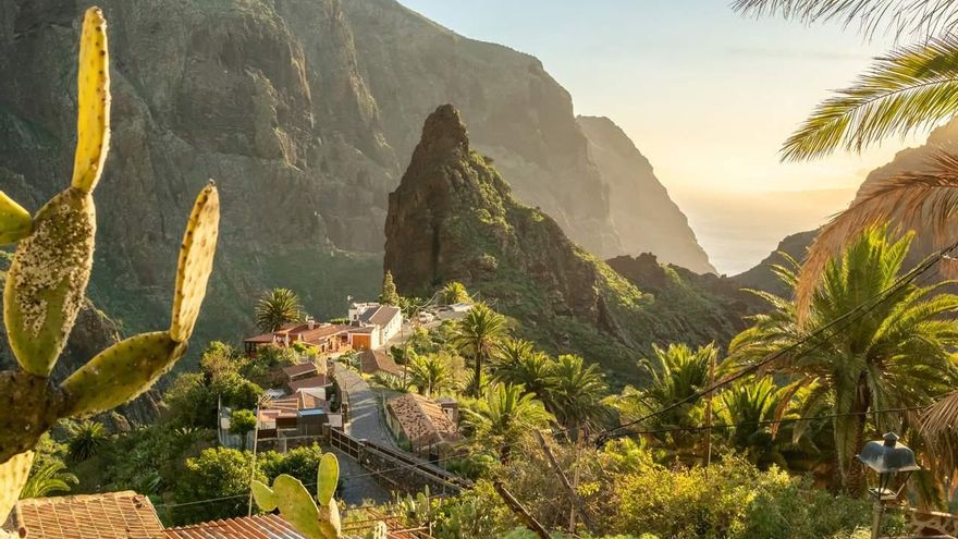 &quot;No es fácil llegar&quot;: así es el pequeño pueblo de Tenerife que planta cara al turismo de masas